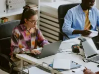 ミレニアル世代とZ世代のキャリア観の違い：企業はどう対応すべきか？