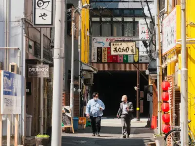 フォトジェニックあふれる街の台所で“推し”を探す。高層ビルの片隅で春散歩「仙台朝市銀座UNフォトコン2025」5/12まで開催中【宮城県仙台市】