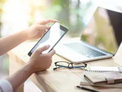 タブレットかPCか？業務用デバイス最適解を探る