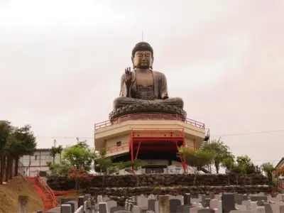 丘を見つめる大仏様！仙台・愛子のシンボル「愛子大彿」【宮城県仙台市】