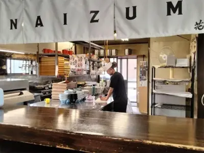 店主は福山雅治似！？ジョークが得意な店主が作る絶品肉そば屋、そのおいしさの秘訣と展望に迫る【山形県東根市】