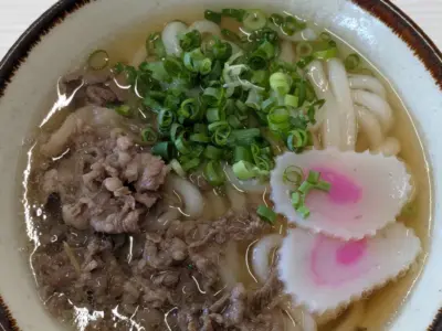 牛競り食堂の「壱岐牛肉うどん」！地産地消の最先端を体験【長崎県壱岐市】