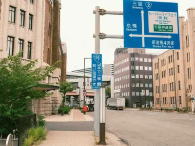 たった187メートル!?日本一短い国道を歩いて、カフェでひと息。新港町で過ごす港時間【兵庫県神戸市】