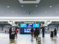 観光復活に不可欠な交通網再整備、空港と鉄道が担う役割を探る