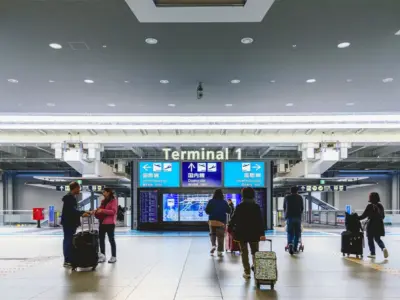 観光復活に不可欠な交通網再整備、空港と鉄道が担う役割を探る