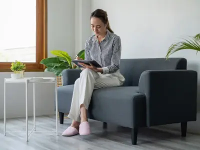 若者の消費控えが進む中で注目される“ミニマルライフ×投資”の潮流