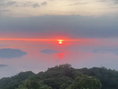 瀬戸内海の多島美と、日の出と日の入りを一望できる紫雲出山【香川県三豊市】
