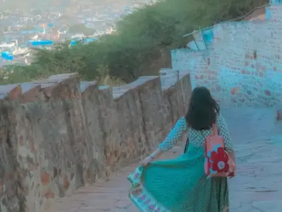 漫画『ONE PIECE』のモデルになった街!? 青の迷宮・ジョードプルを歩く【インド・ジョードプル】