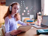 学校に行けなくても学びは続く、オンラインフリースクールという居場所