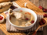 メンタルヘルスと食の深い関係：日常に溶け込む「ゆる薬膳」の取り入れ方