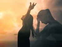 幸せを追いかけるほど遠ざかる？現代人が抱える幸福のジレンマ