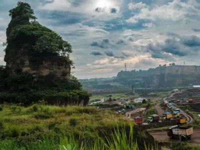 削られて生まれた絶景。“インドネシアのグランドキャニオン”と呼ばれる場所の現在地【インドネシア・スマラン】