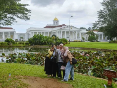 東京ドーム17個分の森!? 大統領官邸を抱くボゴール植物園は、ただの観光地ではなかった【インドネシア・ボゴール】