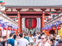 経済的恩恵か、格差の拡大か——インバウンド消費が問い直す地域経済の行方