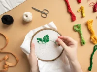 手を動かすと心が落ち着く——手芸・クラフトが「没入できる趣味」として選ばれる理由