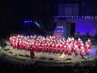 100人で歌うゴスペル。和歌山城ホールに響く歌声は、津嶋佳奈さんが届けたい強い思い【和歌山県和歌山市】