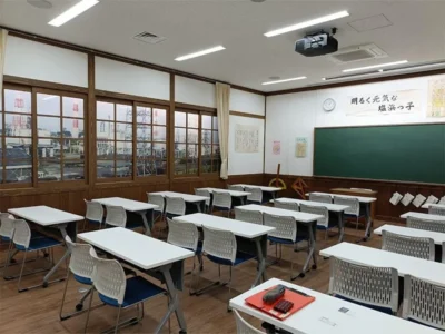 公害中心地の教室の異様さ。公害と環境未来館に再現された昭和40年代の小学校の教室【三重県四日市市】