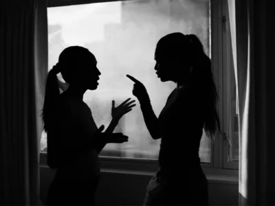 兄弟姉妹と不仲のまま大人になると、じつは失っているもの