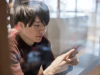俳句から140字へ——省略の美学がデジタル言語文化に宿る理由