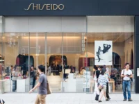 化粧品業界で進むD2C化　大手コスメ企業が顧客との関係づくりに力を入れる理由