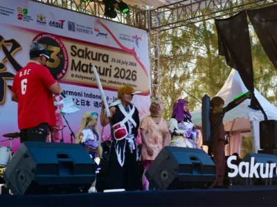 インドネシアでコスプレ姿の若者たちが日本文化を楽しむ。チカラン「さくら祭り」【インドネシア・チカラン】