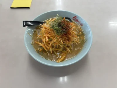 店員さんたちの「優しさ」が隠し味。くるまやラーメン・天童店【山形県天童市】