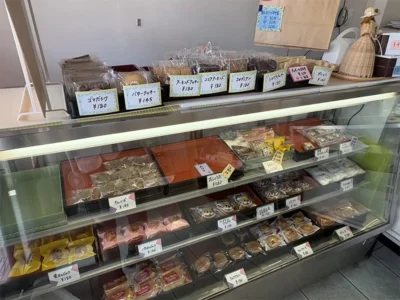 変わらぬ味を作り続けて早50年！小さな町にひっそりとたたずむ、和菓子も洋菓子も楽しめるお菓子屋さん【山形県中山町】