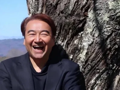 「誰かの正解を生きるのをやめ、自分の感覚を取り戻す」読む・聴くマニフェスト。自分の夢に3度敗れた男がたどり着いた答え【長野県茅野市】