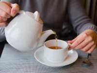 紅茶専門店はなぜ増えている？コーヒー一強だったカフェ市場に起きた変化